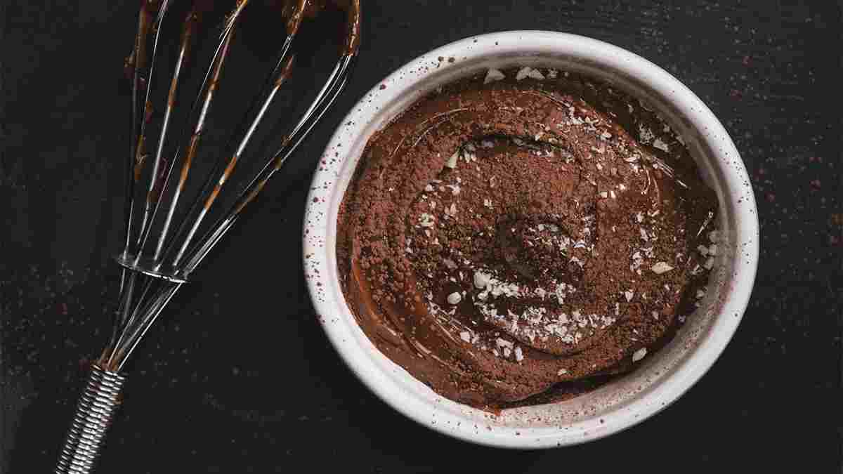 seulement-110-kcal-avec-3-ingredients-et-en-5-minutes-ce-dessert-au-chocolat-est-pret-un-vrai-delice